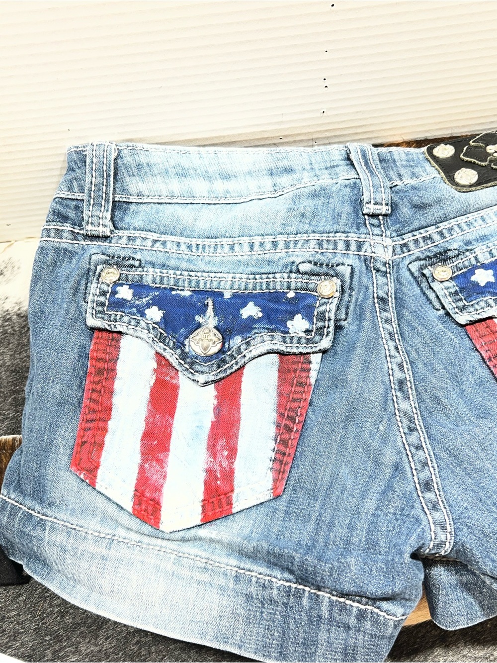 Miss Me Fun Patriotic Red & Blue American Flag Painted Denim Shorts JS4481H6- 25 - Picture 10 of 16